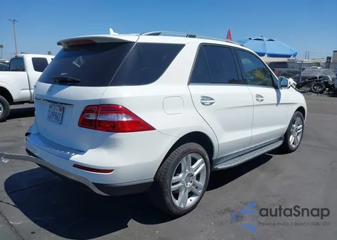 2015 Mercedes-Benz Ml 350 z USA, uszkodzony, nr VIN 4JGDA5JB2FA529220